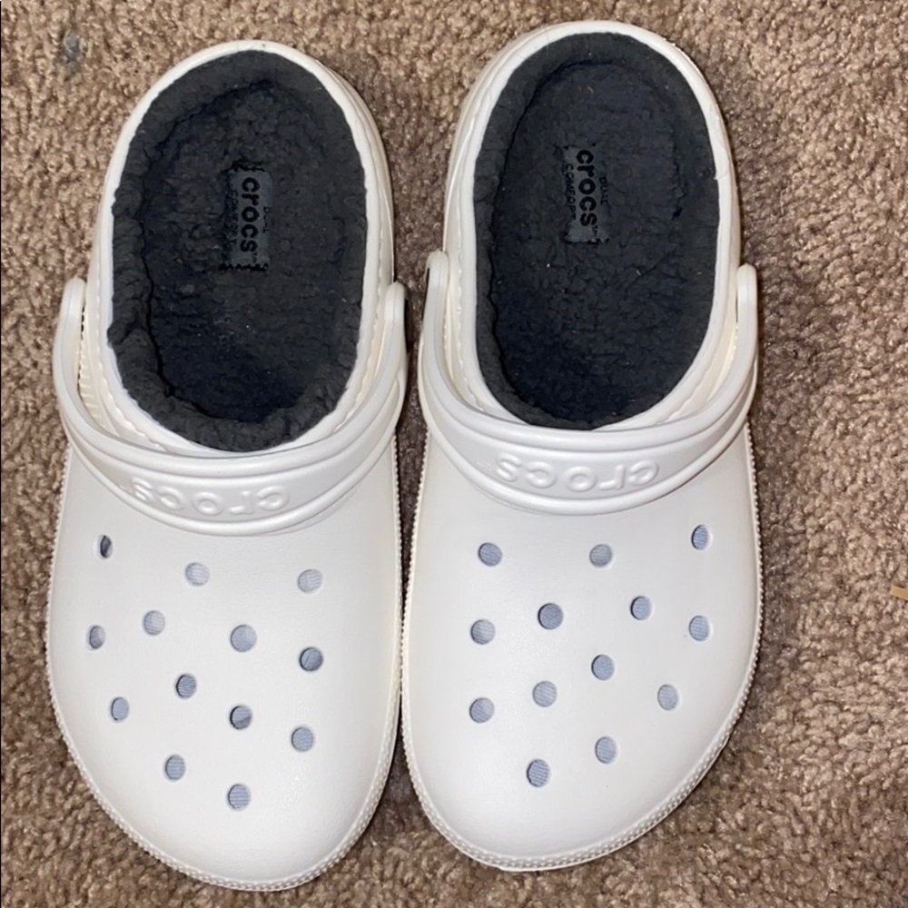 Girls crocs